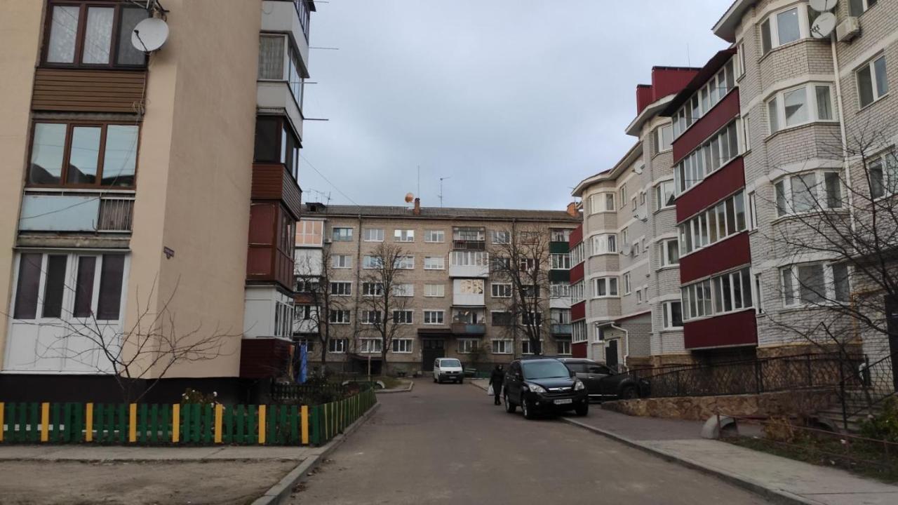 2-Х Комнатная Квартира Korosten Ngoại thất bức ảnh