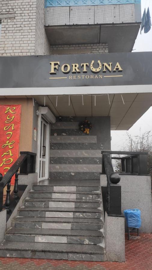 2-Х Комнатная Квартира Korosten Ngoại thất bức ảnh